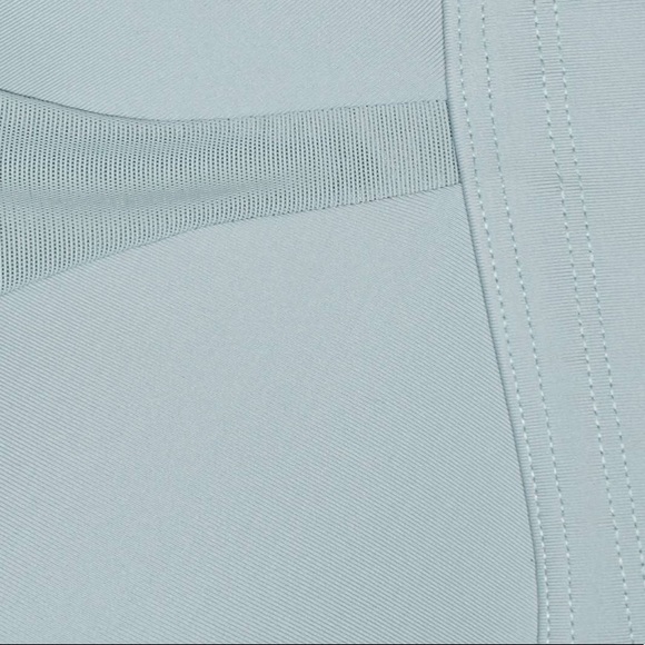 Lululemon Blue Cast Ta Ta Tamer III Sports Bra - Picture 2 of 15